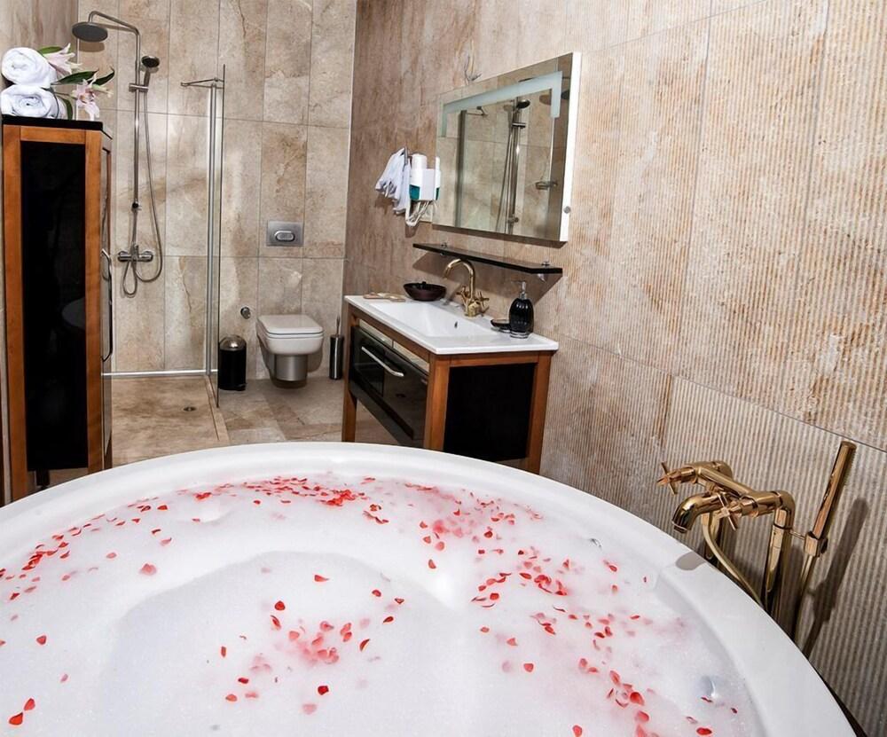 La Petra Hotel อิซมีร์ ภายนอก รูปภาพ